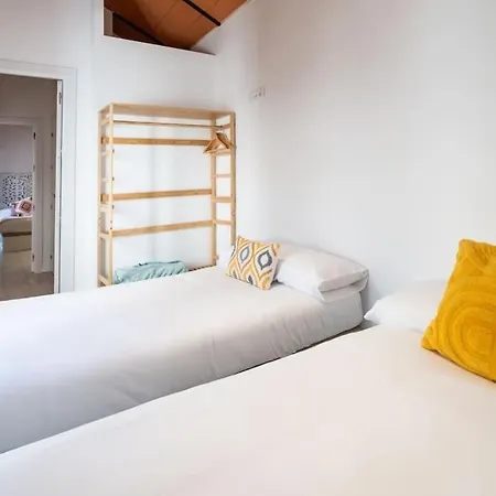 Your Perfect Base For Exploring Апартаменты *